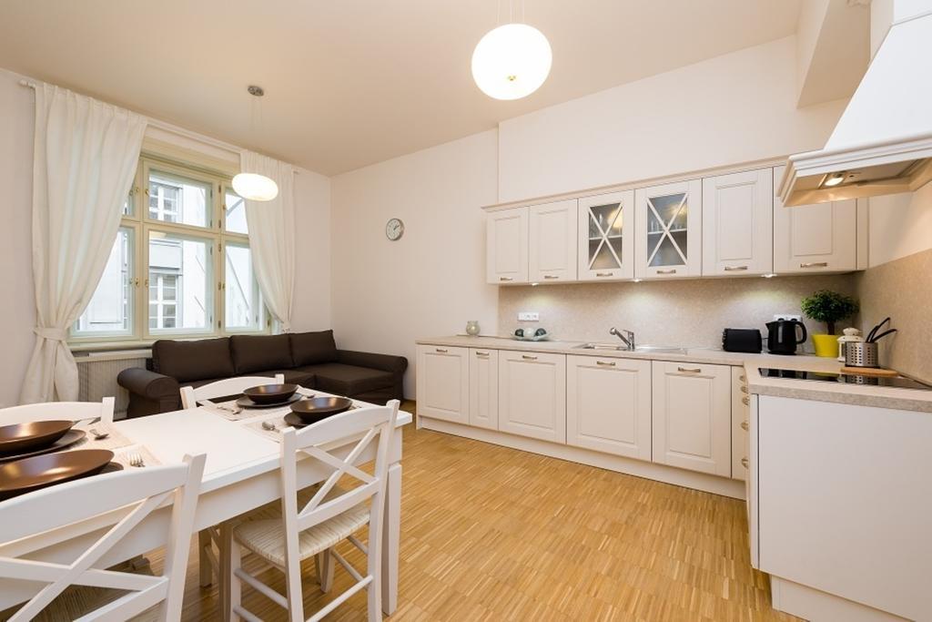 Modern Apartment Charvatova براغ المظهر الخارجي الصورة
