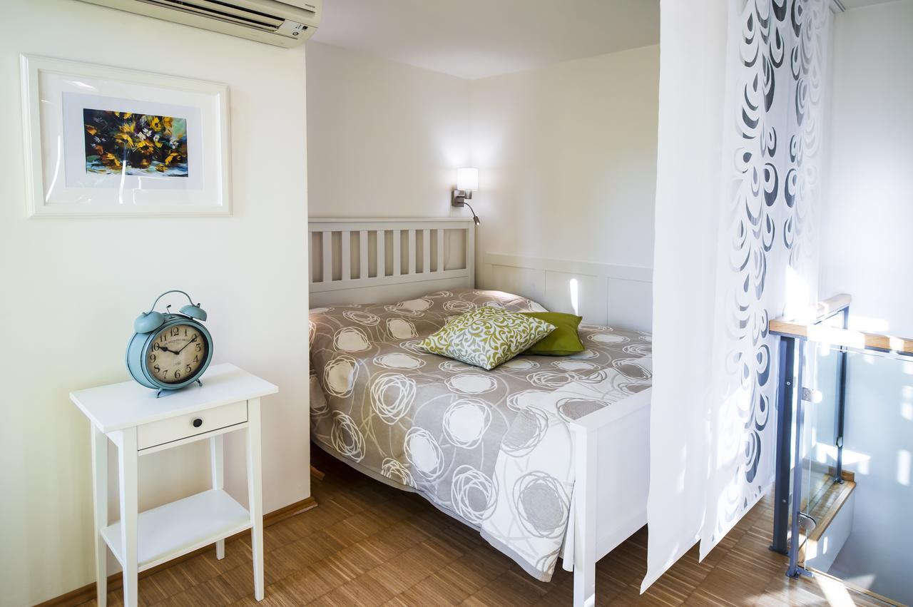 Modern Apartment Charvatova براغ المظهر الخارجي الصورة